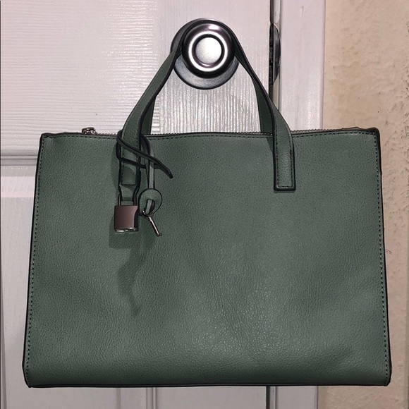 Light green sage color handbag with straps - Picture 6 of 6